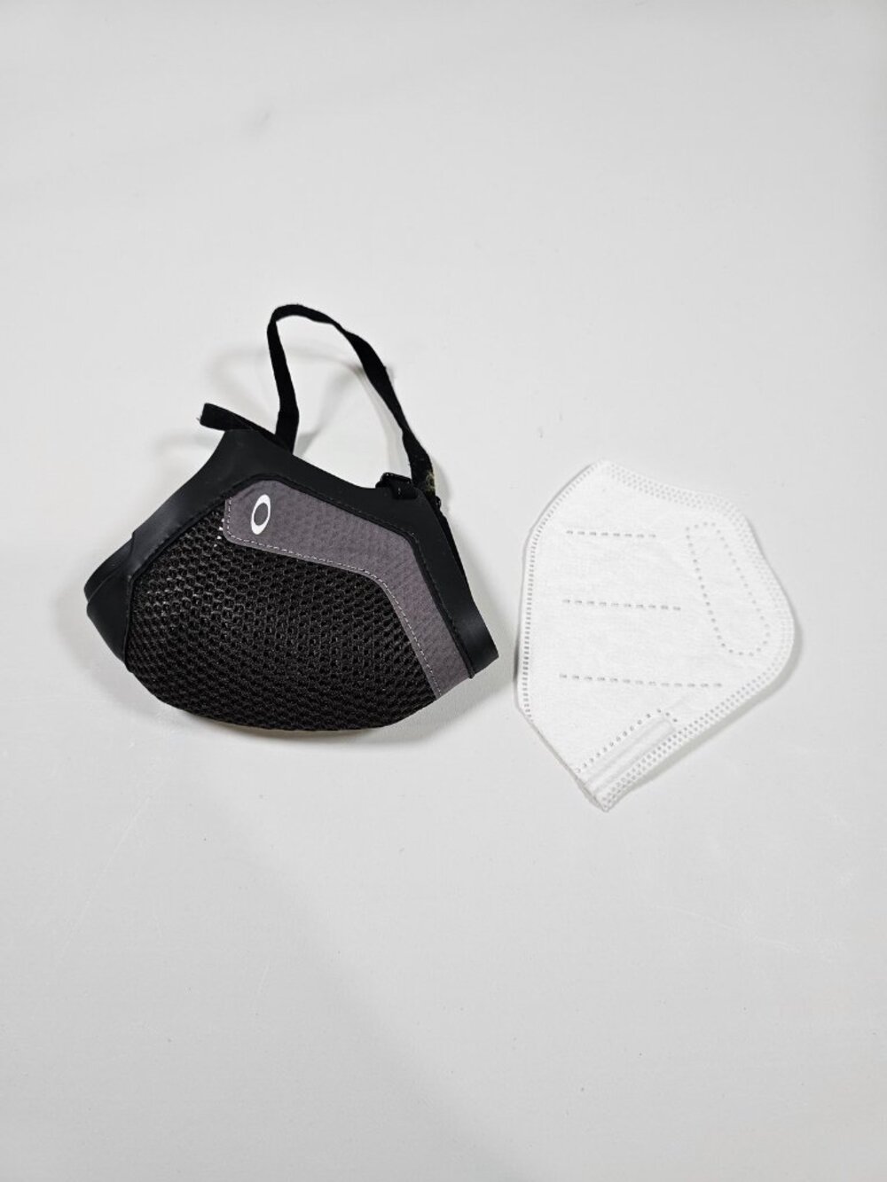 Oakley MSK3 Reusable Anti Fog Face Mask Black Adult With Unused Filter